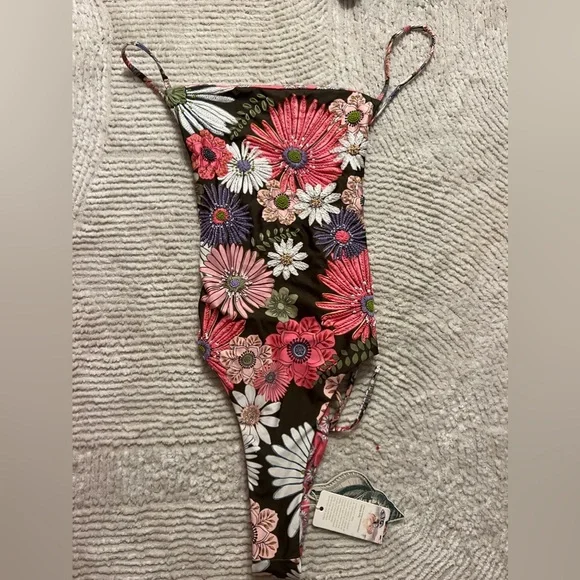 π₯ Agua Bendita Kali Floral One Piece Swimsuit - Reduced π - Picture 9 of 15